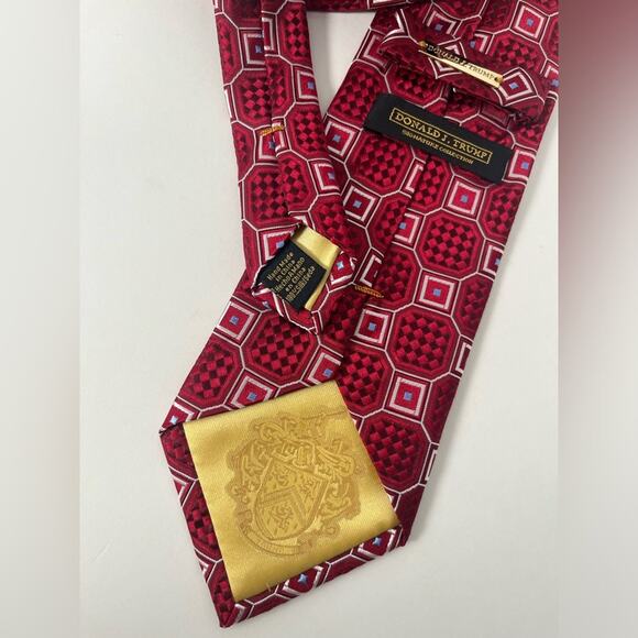 Donald J. Trump Signature Silk Red Tie - Picture 3 of 5